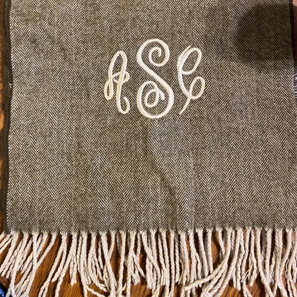 Scarf with monogrammed initials ASC